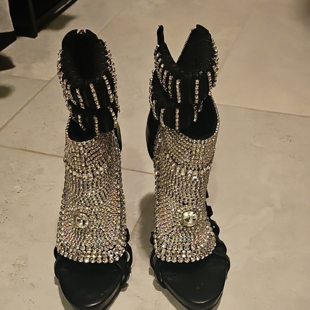Glamorous Black and Silver Heels with Metallic Embellishments